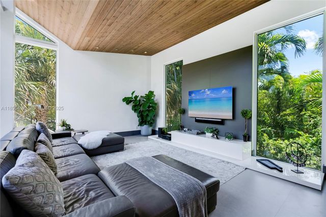545 Sabal Palm, Key Biscayne, FL 33149