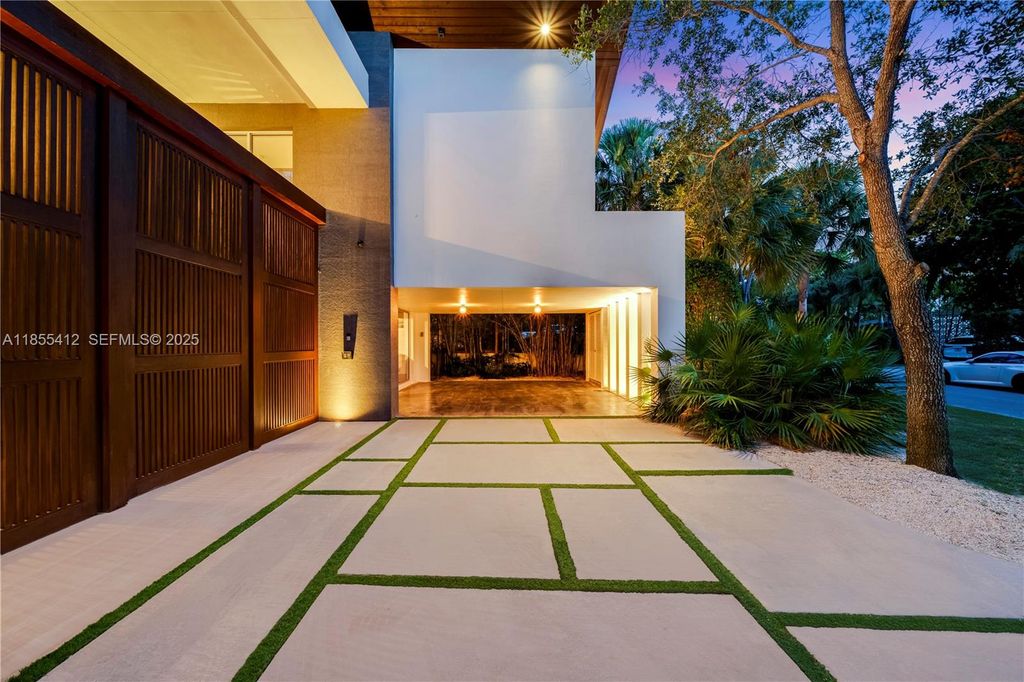 545 Sabal Palm, Key Biscayne, FL 33149