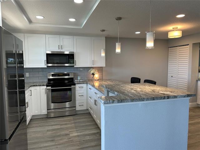 12500 CAPRI CIR N 401, Treasure Island, FL 33706