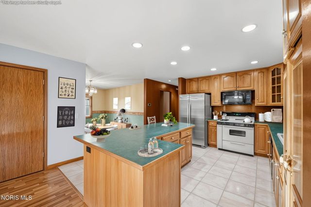 8330 Monclova Road, Monclova, OH 43542