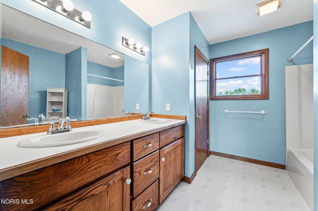 8330 Monclova Road, Monclova, OH 43542