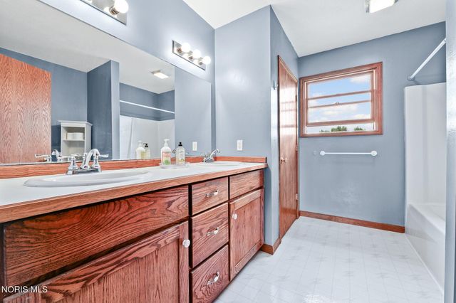 8330 Monclova Road, Monclova, OH 43542