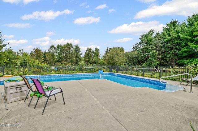 8330 Monclova Road, Monclova, OH 43542