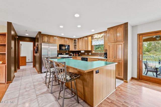 8330 Monclova Road, Monclova, OH 43542