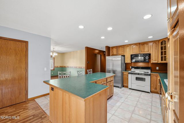 8330 Monclova Road, Monclova, OH 43542