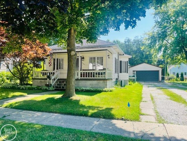 606 N 6th Street, St Clair, MI 48079