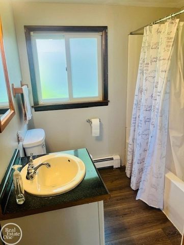 606 N 6th Street, St Clair, MI 48079