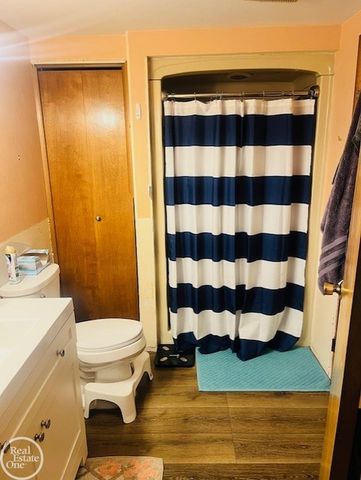 606 N 6th Street, St Clair, MI 48079