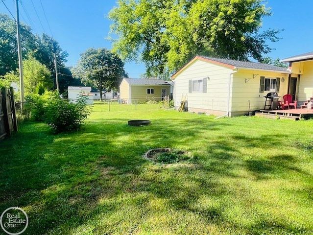 606 N 6th Street, St Clair, MI 48079