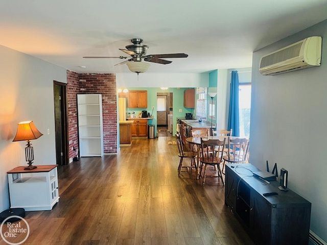 606 N 6th Street, St Clair, MI 48079