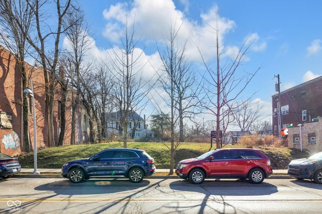 2225 E 10th Street, Indianapolis, IN 46201