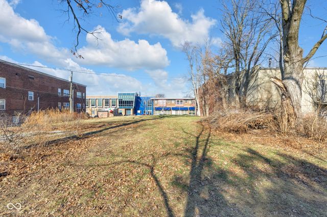 2225 E 10th Street, Indianapolis, IN 46201