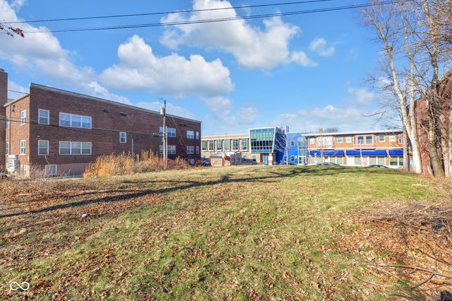 2225 E 10th Street, Indianapolis, IN 46201