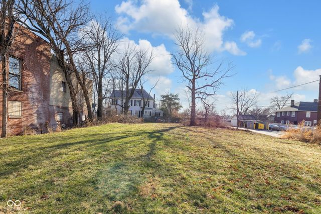2225 E 10th Street, Indianapolis, IN 46201