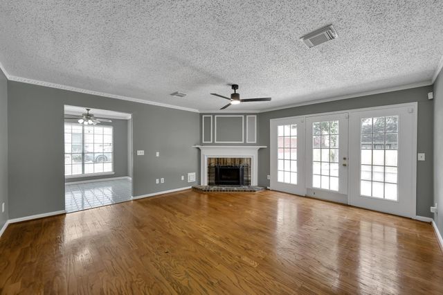 80 Eagle Rock Circle, The Woodlands, TX 77381