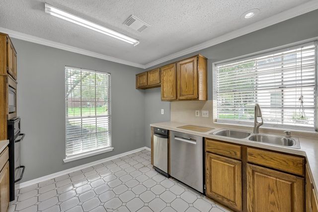 80 Eagle Rock Circle, The Woodlands, TX 77381