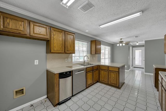 80 Eagle Rock Circle, The Woodlands, TX 77381