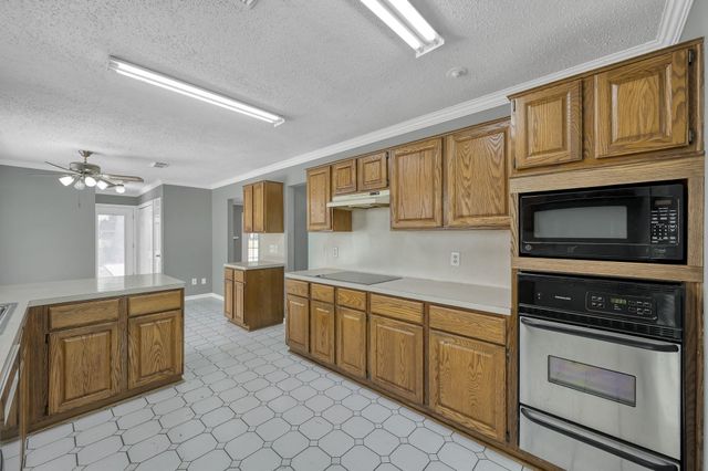 80 Eagle Rock Circle, The Woodlands, TX 77381