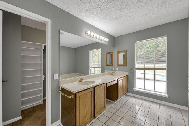 80 Eagle Rock Circle, The Woodlands, TX 77381