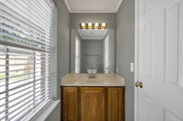 80 Eagle Rock Circle, The Woodlands, TX 77381