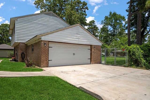 1902 Indian Shores Road, Crosby, TX 77532