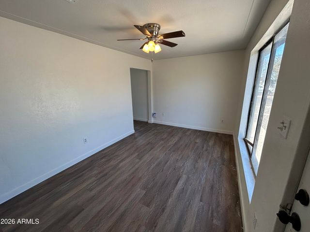 833 E Marguerite Avenue, Phoenix, AZ 85040