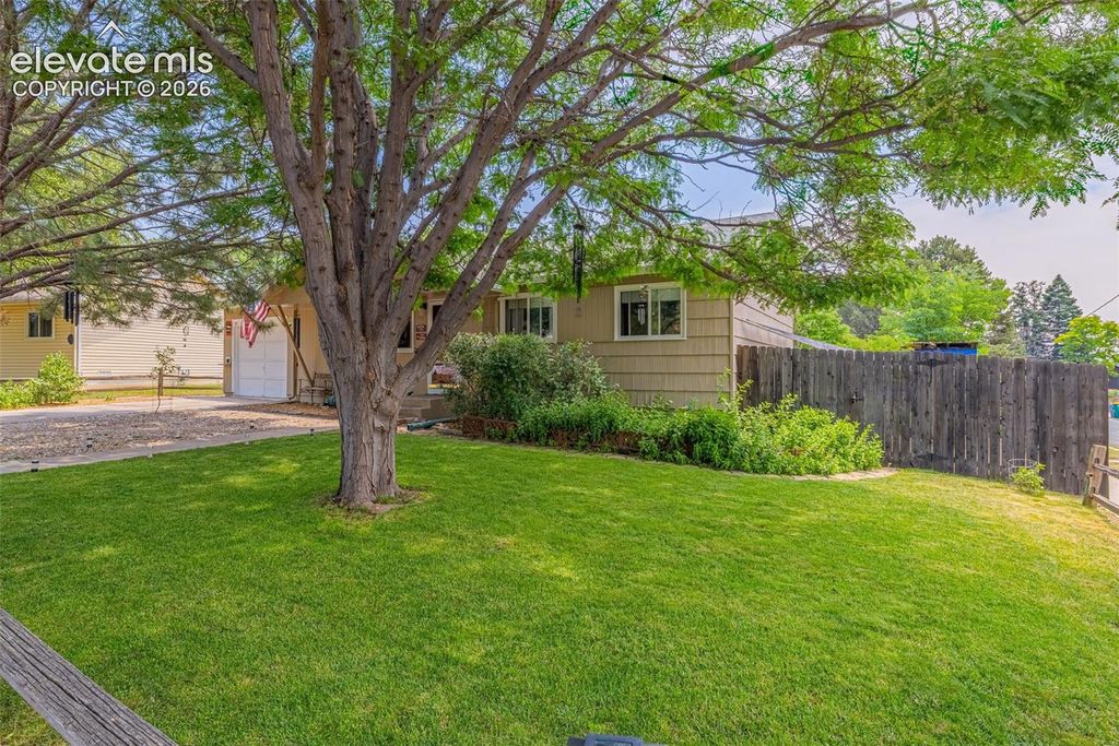101 Trump Avenue, Colorado Springs, CO 80909 — photo 3