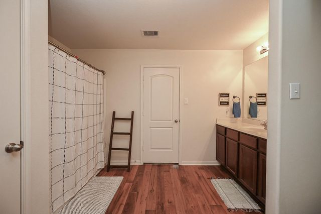 4815 Monarch Falls Lane, Richmond, TX 77469