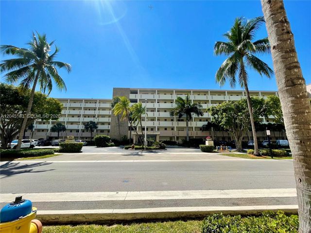 220 Kings Point Drive 502, Sunny Isles Beach, FL 33160