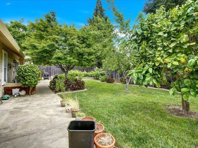 141 Winterstein Dr, Folsom, CA 95630