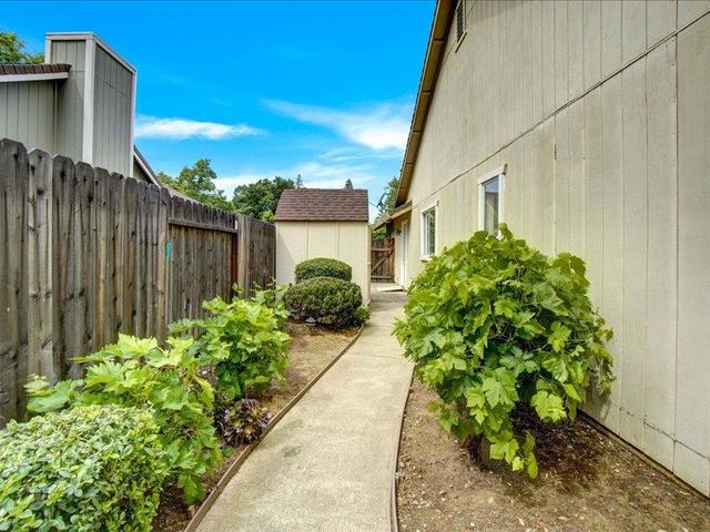 141 Winterstein Dr, Folsom, CA 95630