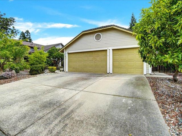 141 Winterstein Dr, Folsom, CA 95630