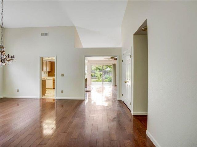 141 Winterstein Dr, Folsom, CA 95630