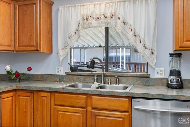 8536 Kern Canyon 255, Bakersfield, CA 93306