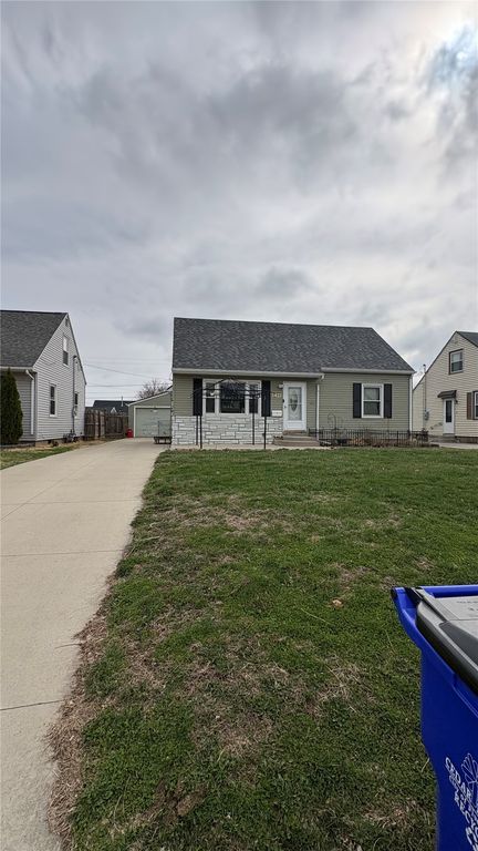 1421 9th St Nw, Cedar Rapids, IA 52405