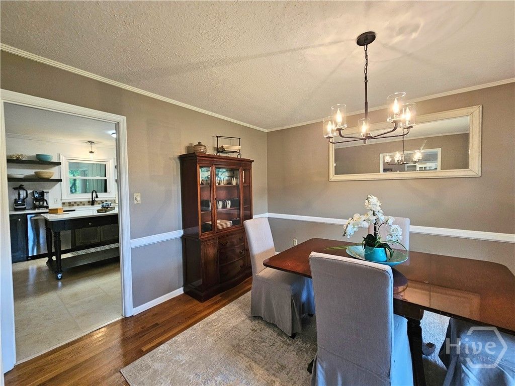 Image 9 of property listing at 160 Edgewood Drive, Athens, GA 30606