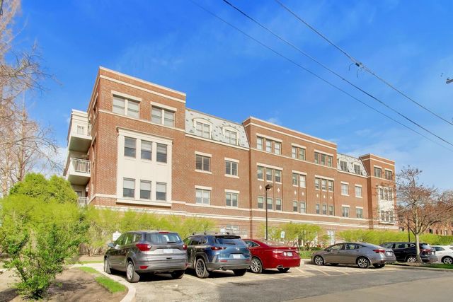 1688 Green Bay Road 404, Highland Park, IL 60035