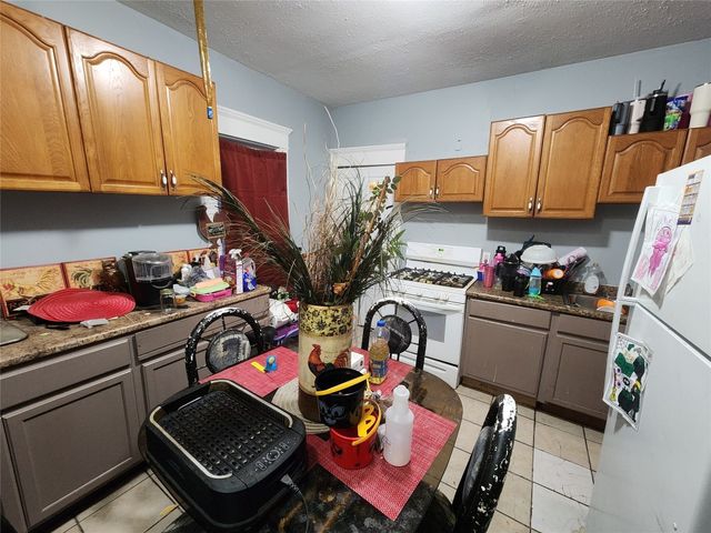 646 E 8TH Street, Erie, PA 16503