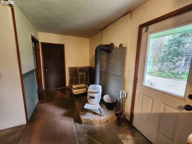 41214 Matt Kampy Rd, Seaside, OR 97138