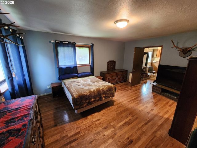 41214 Matt Kampy Rd, Seaside, OR 97138