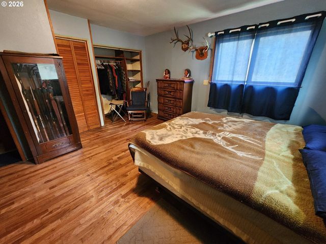 41214 Matt Kampy Rd, Seaside, OR 97138