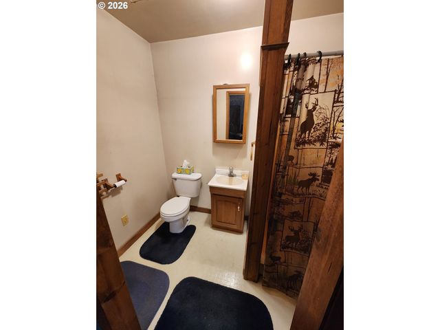 41214 Matt Kampy Rd, Seaside, OR 97138