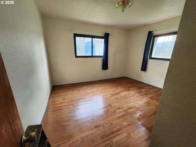 41214 Matt Kampy Rd, Seaside, OR 97138