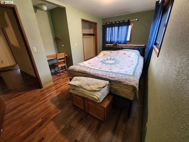 41214 Matt Kampy Rd, Seaside, OR 97138