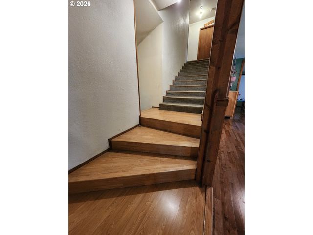 41214 Matt Kampy Rd, Seaside, OR 97138