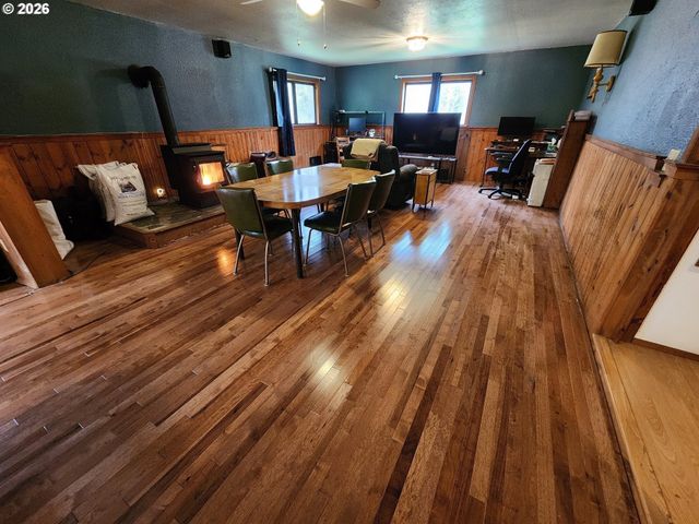 41214 Matt Kampy Rd, Seaside, OR 97138