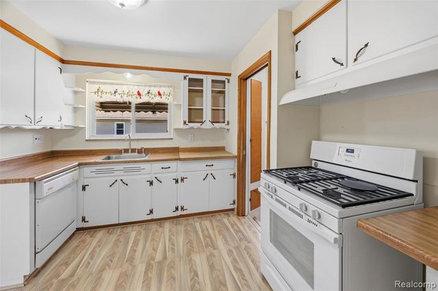 24411 Princeton Street, Dearborn, MI 48124