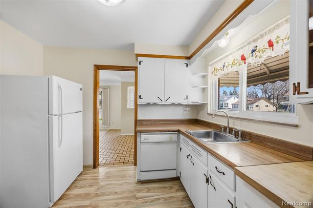 24411 Princeton Street, Dearborn, MI 48124