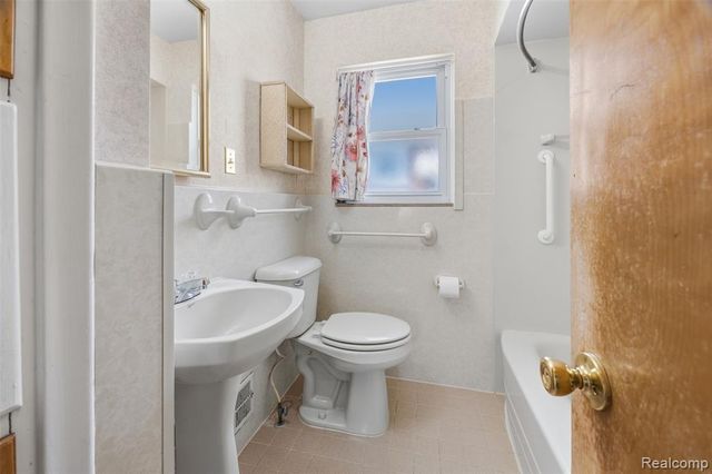 24411 Princeton Street, Dearborn, MI 48124