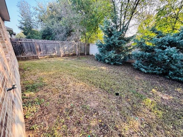 1305 Bear Peak LN, Pflugerville, TX 78660